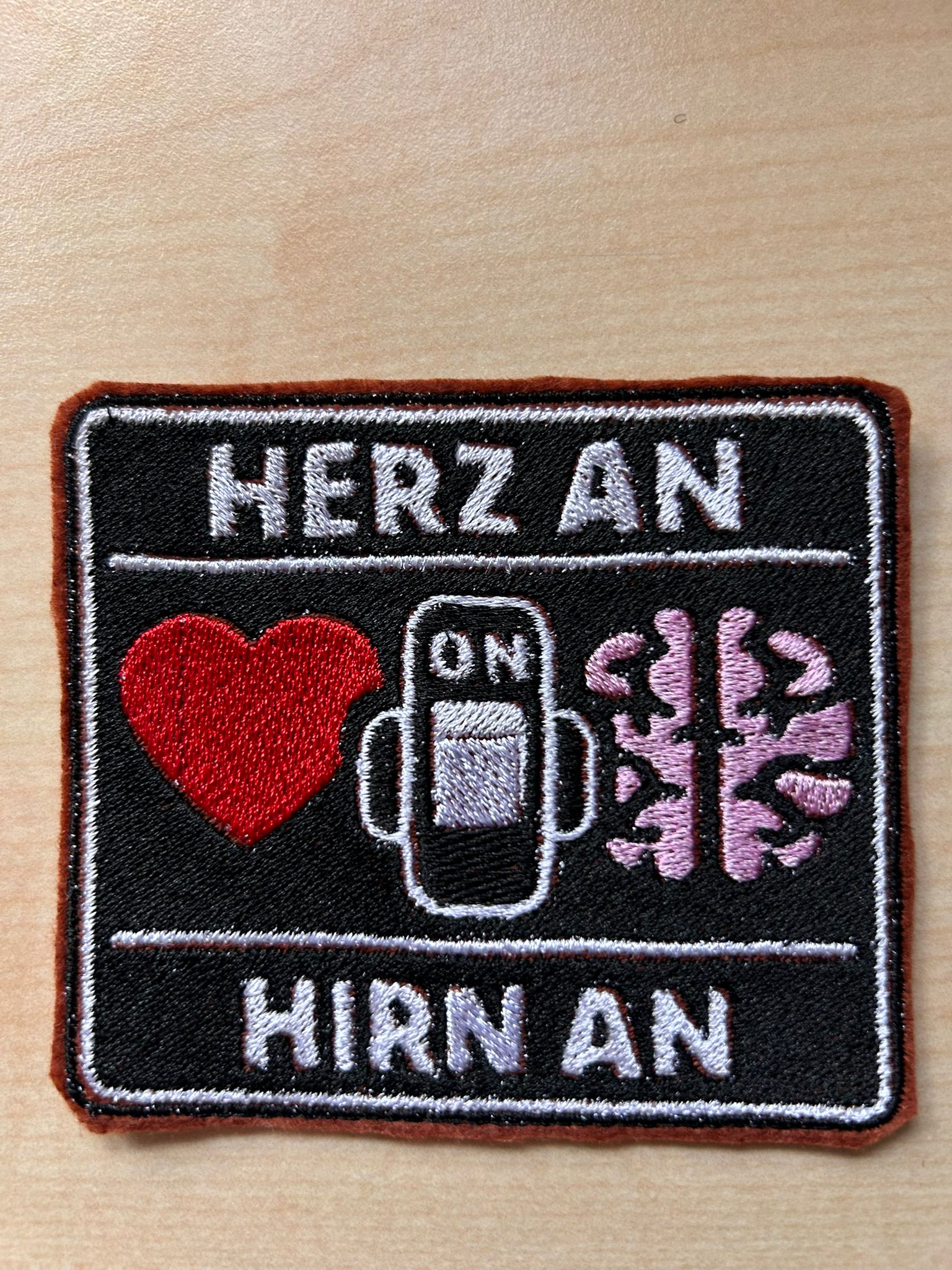 "Herz an Hirn an"