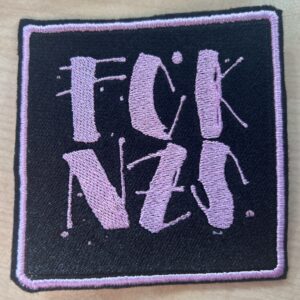 ANTIFA-Patch "FCK NZS" – Lila Stick
